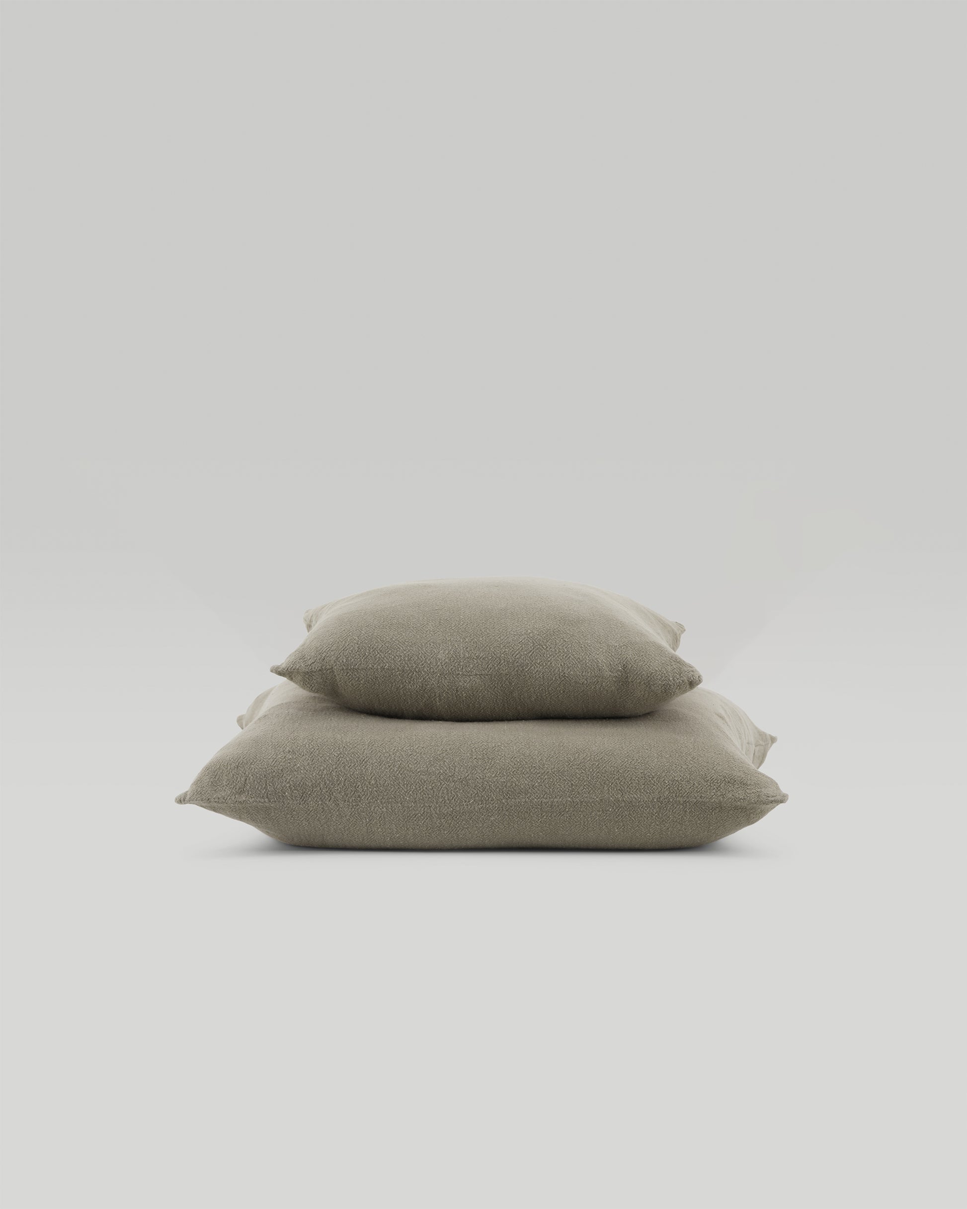 Housse de coussin en lin brut français1