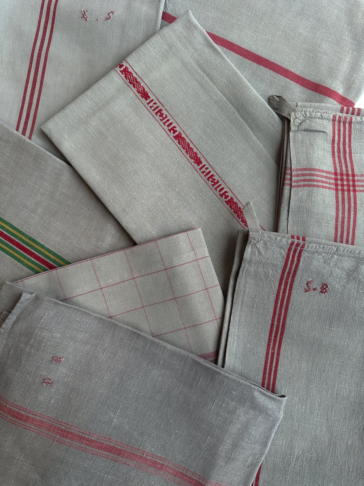 Vintage Tea Towel – Pearl – Assorted Patterns