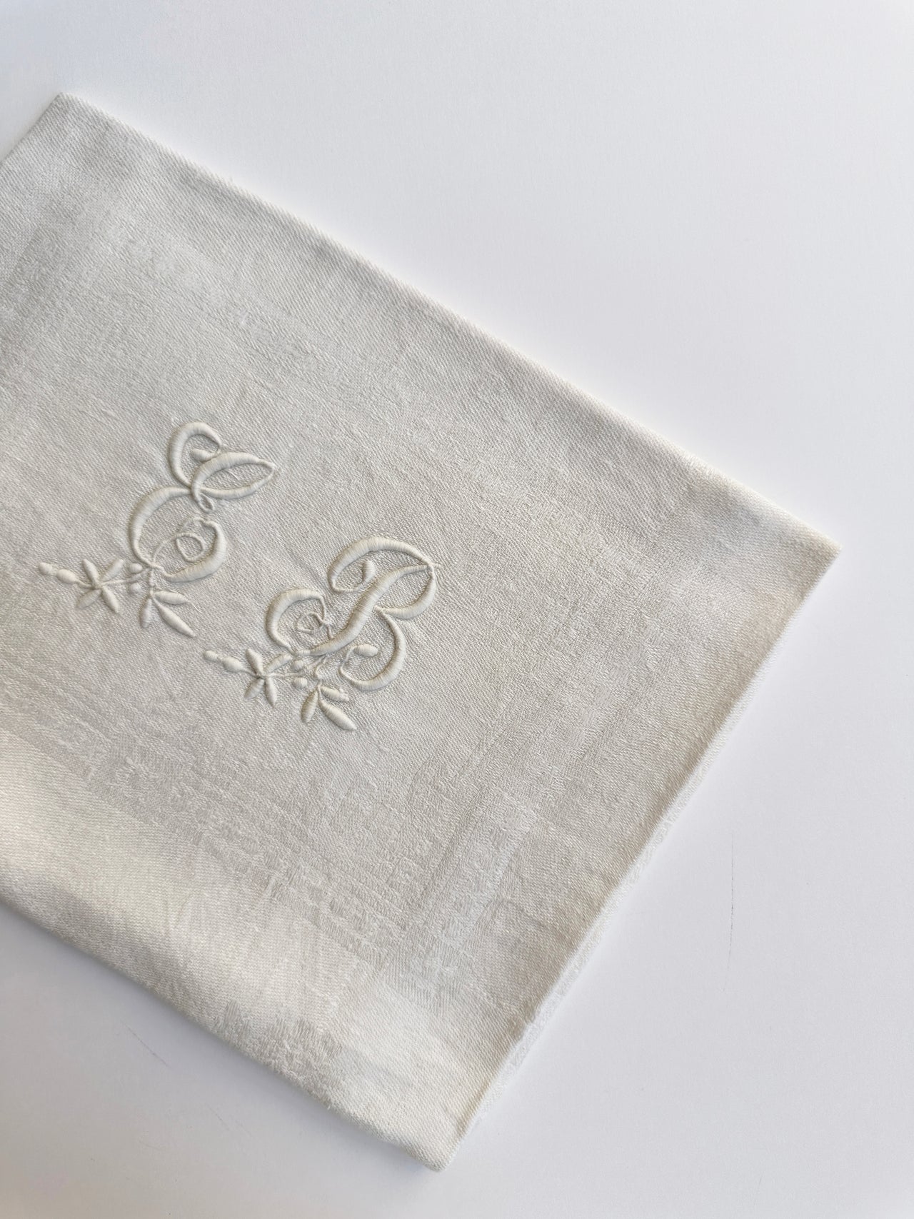 Lot de 10 serviettes vintage en damassé - monogramme EB - Blanc