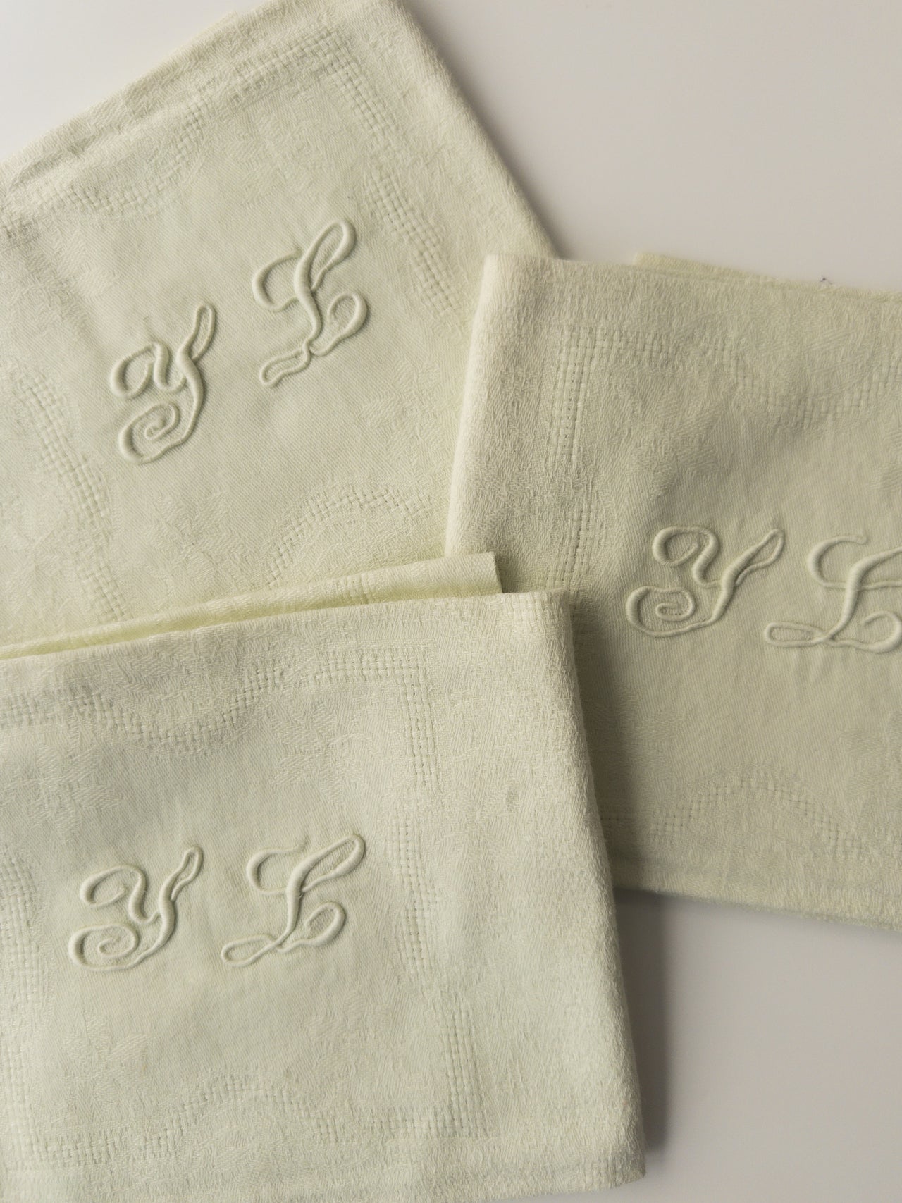 Lot de 3 serviettes vintage en damassé - monogramme YL - jaune pâle