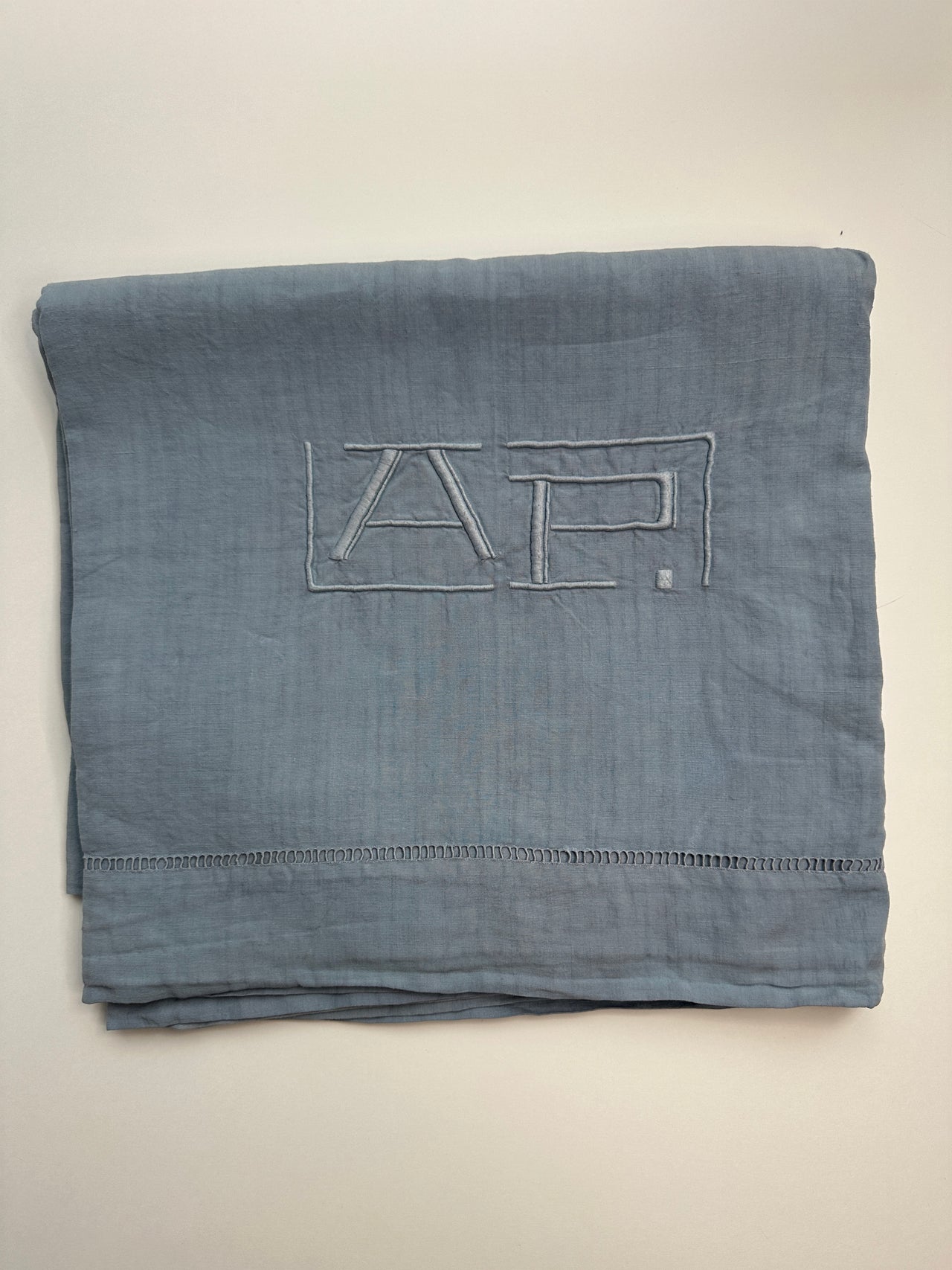 Drap ancien en Fil de lin- monogramme AP - 200x250cm - Horizon