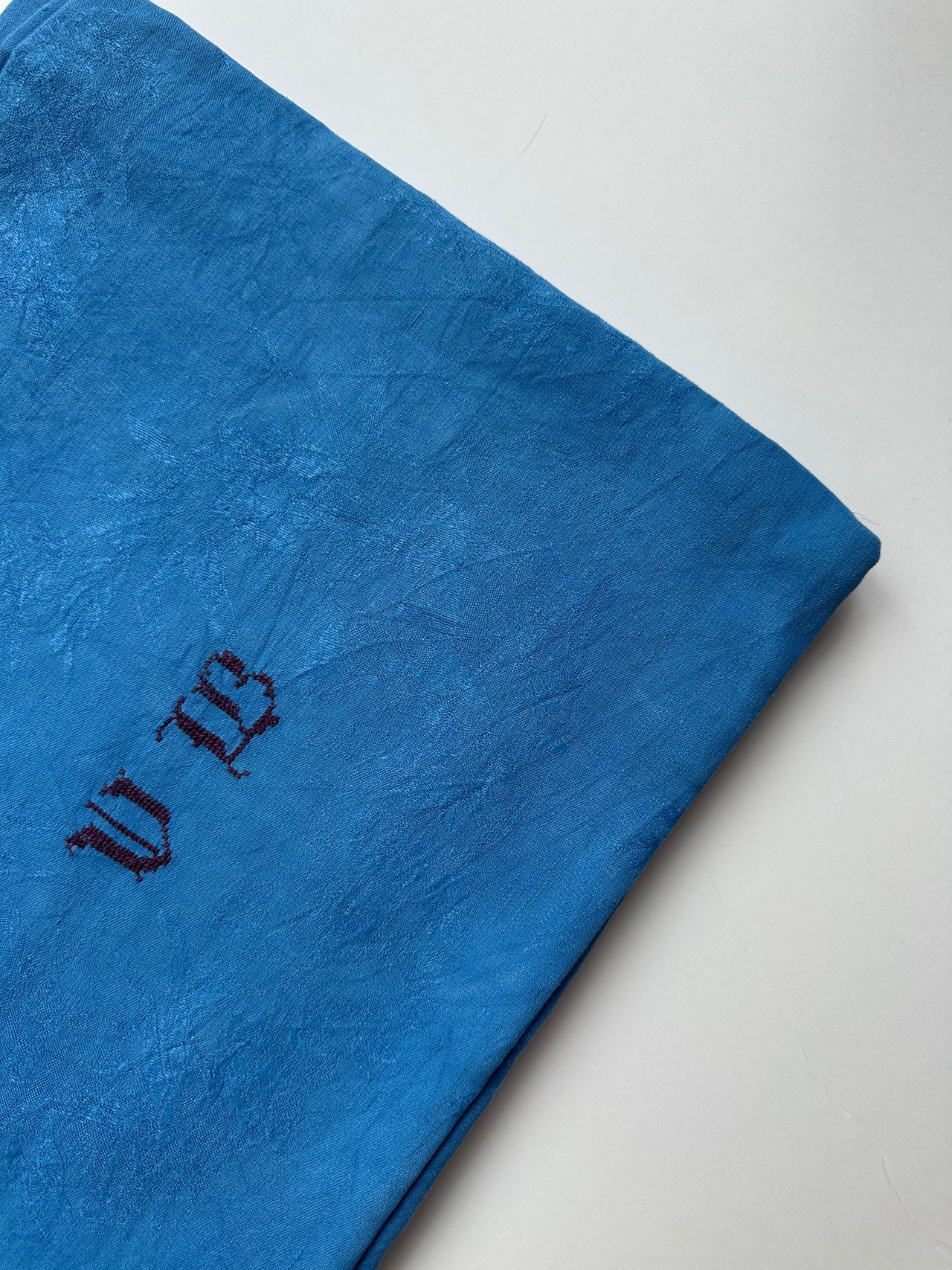 Nappe ancienne damassée - monogramme VW- 170x200 cm - Bleuet