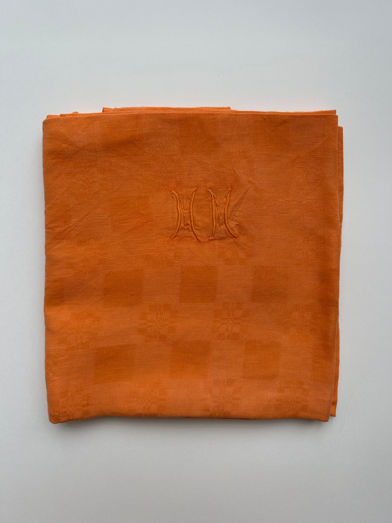 Nappe ancienne damassée - monogramme MM- 150x150 cm - Neon