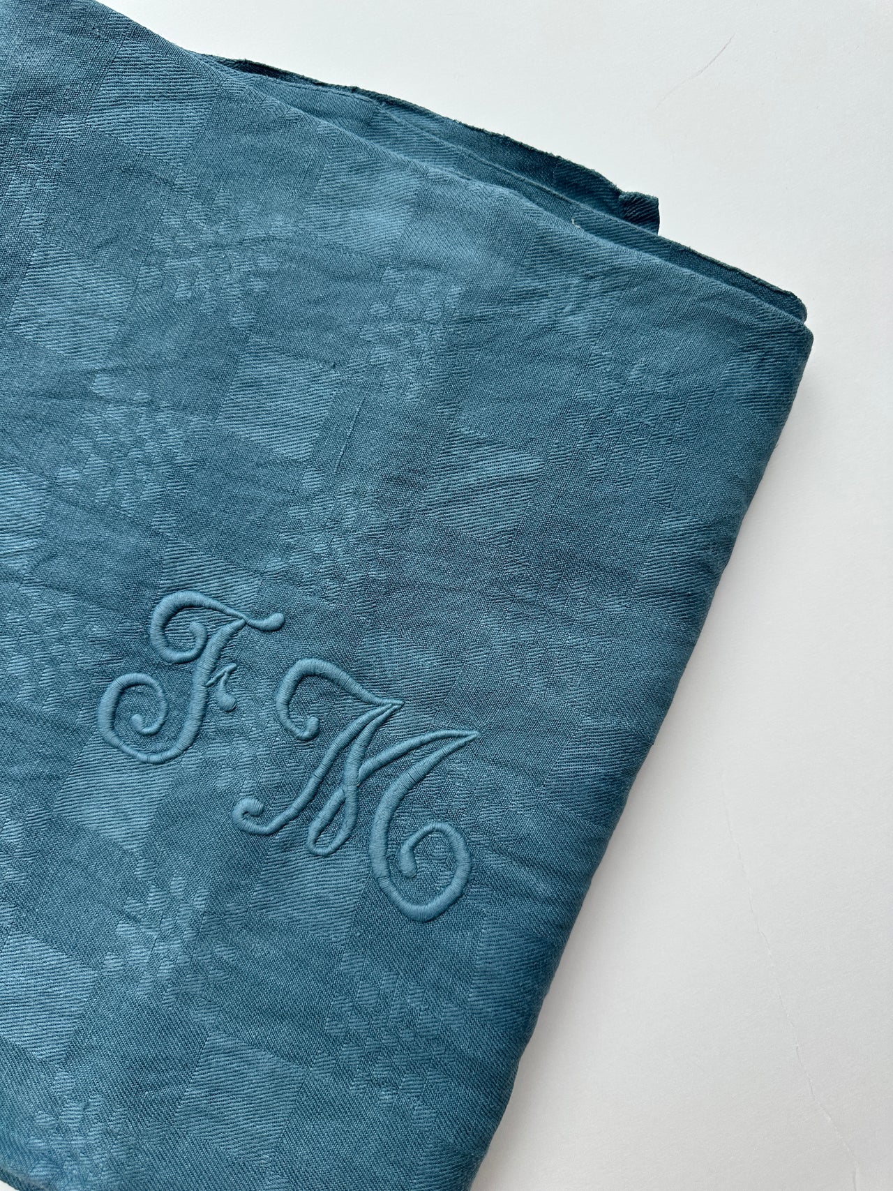 Nappe ancienne damassée - 2 monogrammes FM- 130x200 cm - Turquin