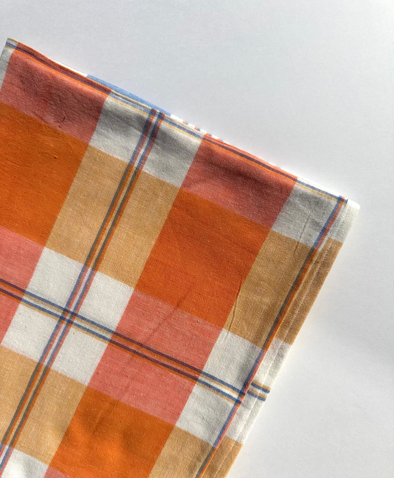 Linen tablecloth - "Années 70" - 135x125 - Yellow orange checks