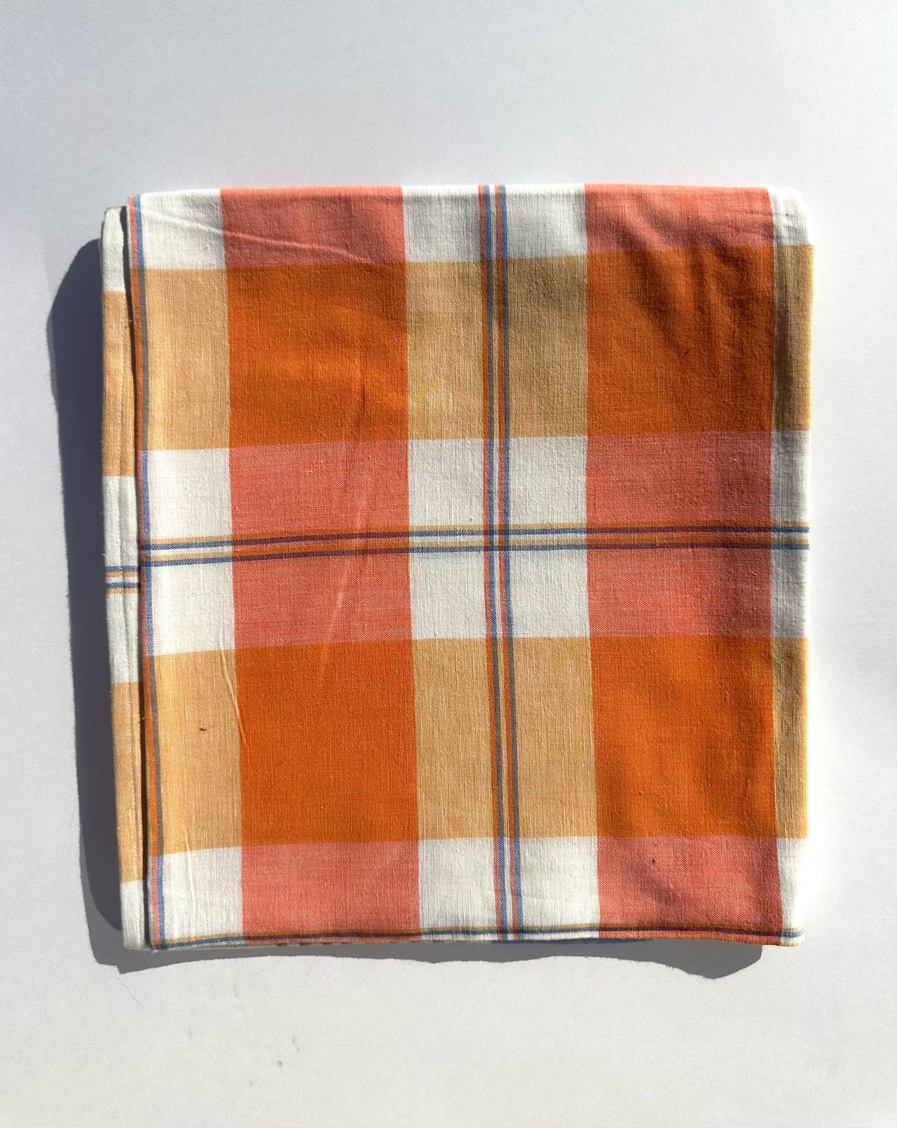Linen tablecloth - "Années 70" - 135x125 - Yellow orange checks