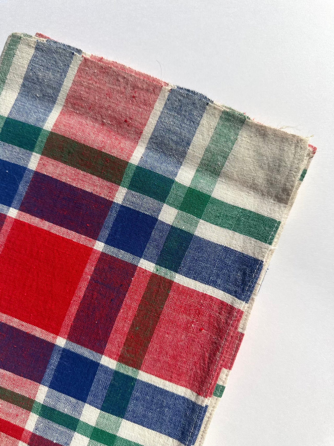 Linen Tablecloth - "Années 70" - 140x140 - Red green blue checks