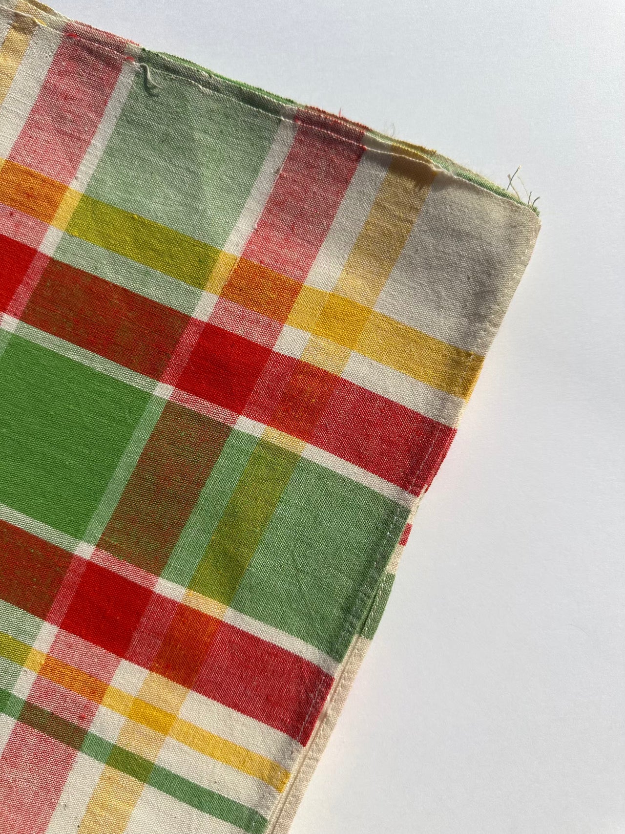 Linen tablecloth - "Années 70" - 140x140 - Red green yellow checks