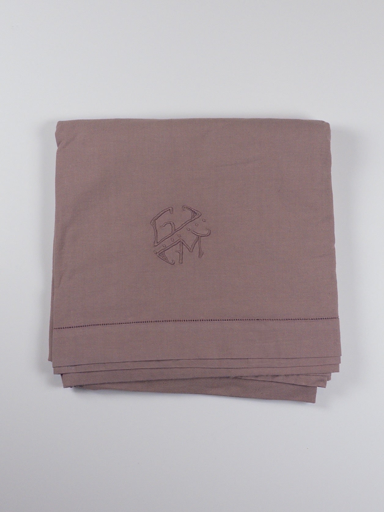 Nappe ancienne - monogramme GM - 160x240cm - cassis