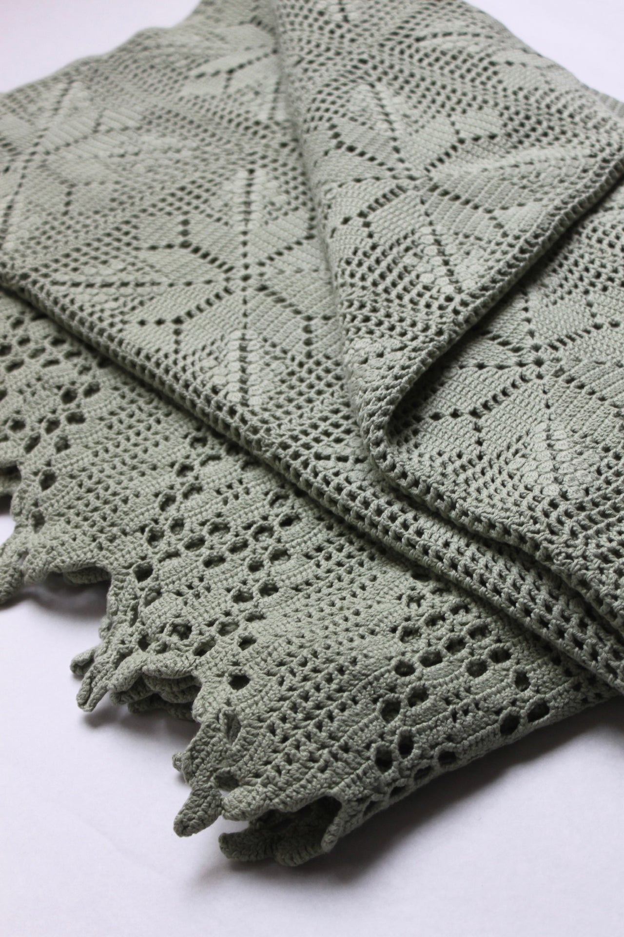 Dessus de lit en crochet vintage - 150x260cm - 1970 - verveine