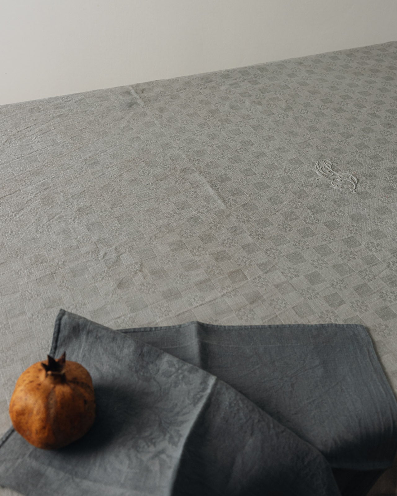 Nappe ancienne monogrammée "CJ' - 150x230cm