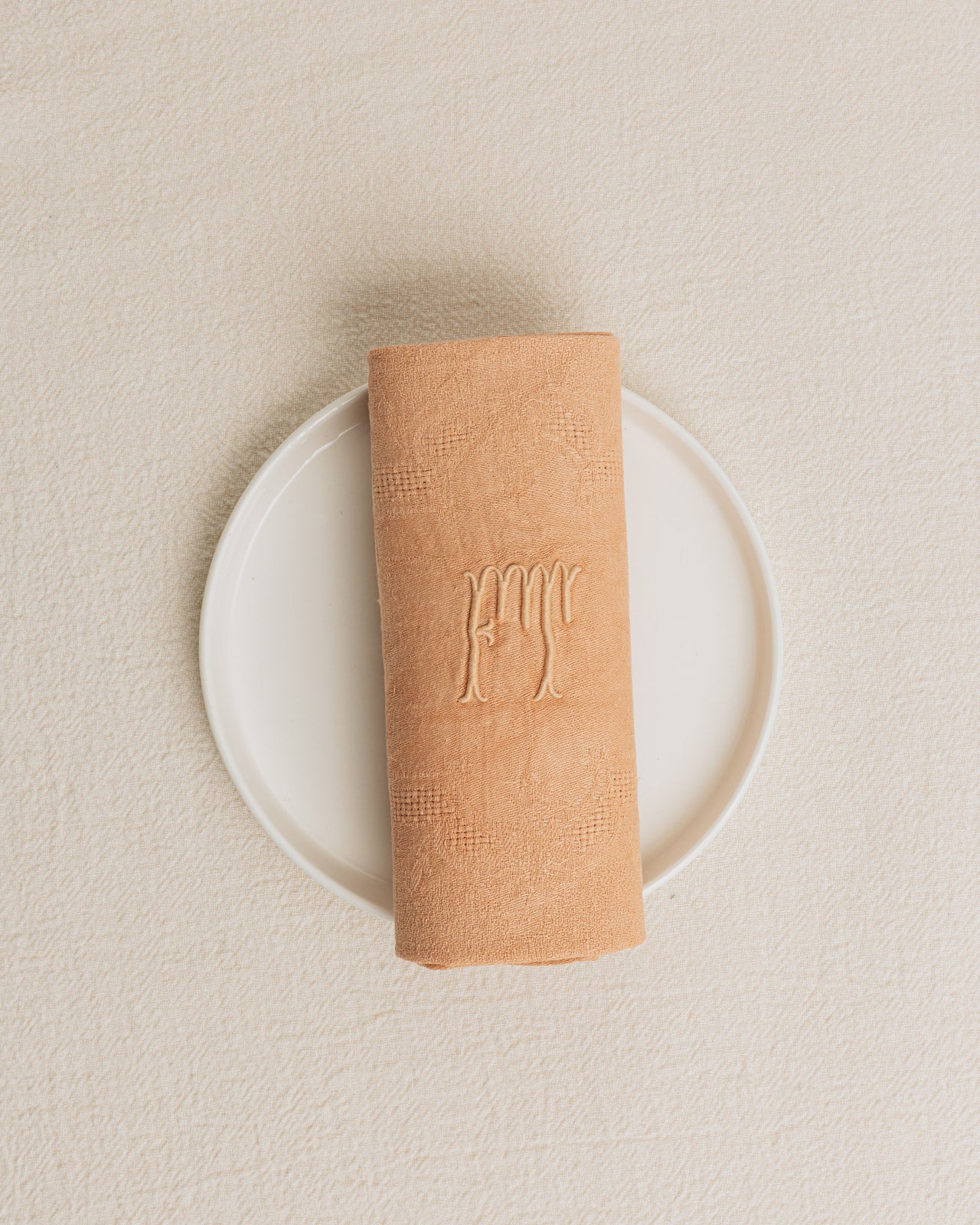 Set de 12 serviettes anciennes monogrammées “FT”