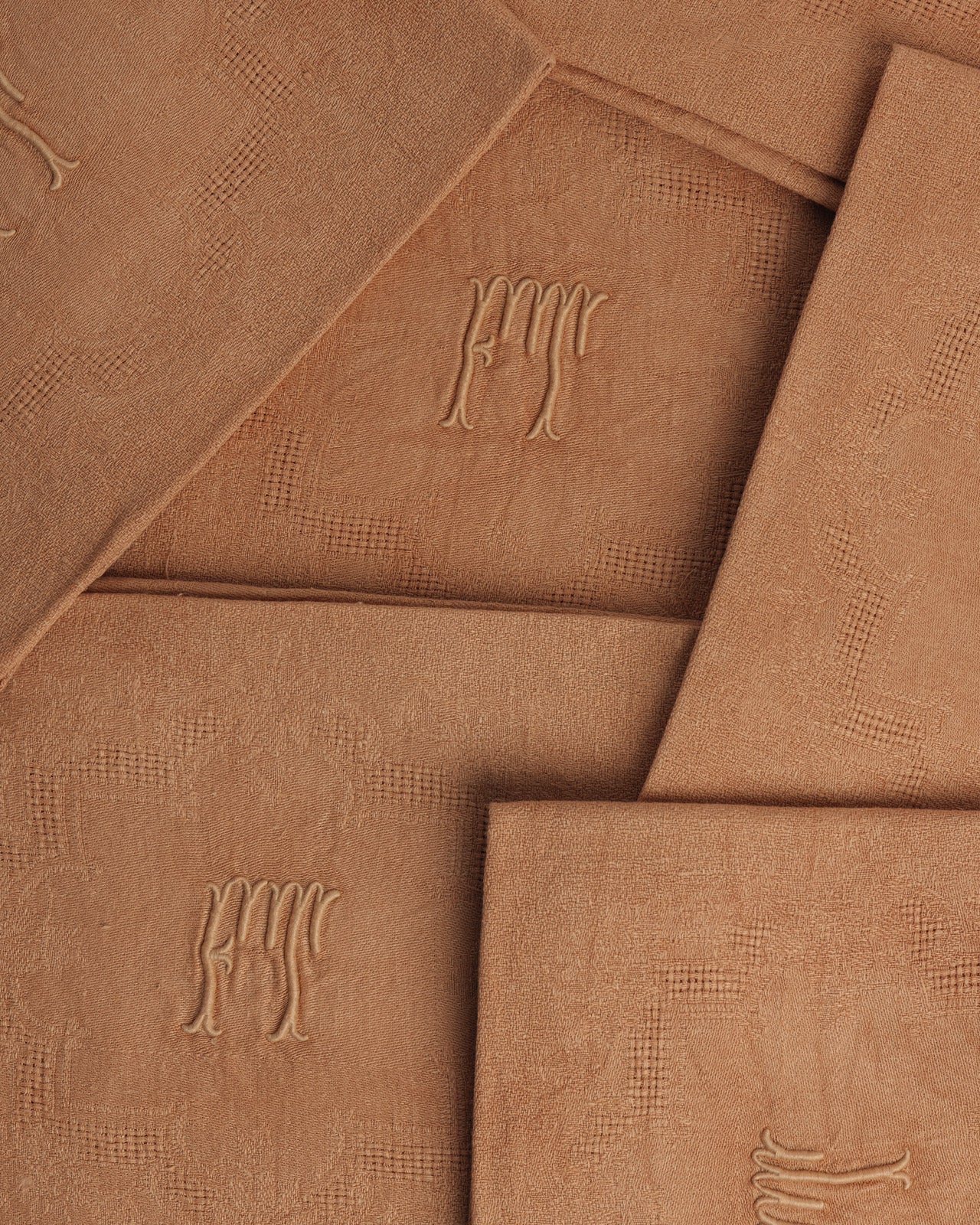 Set de 12 serviettes anciennes monogrammées “FT”