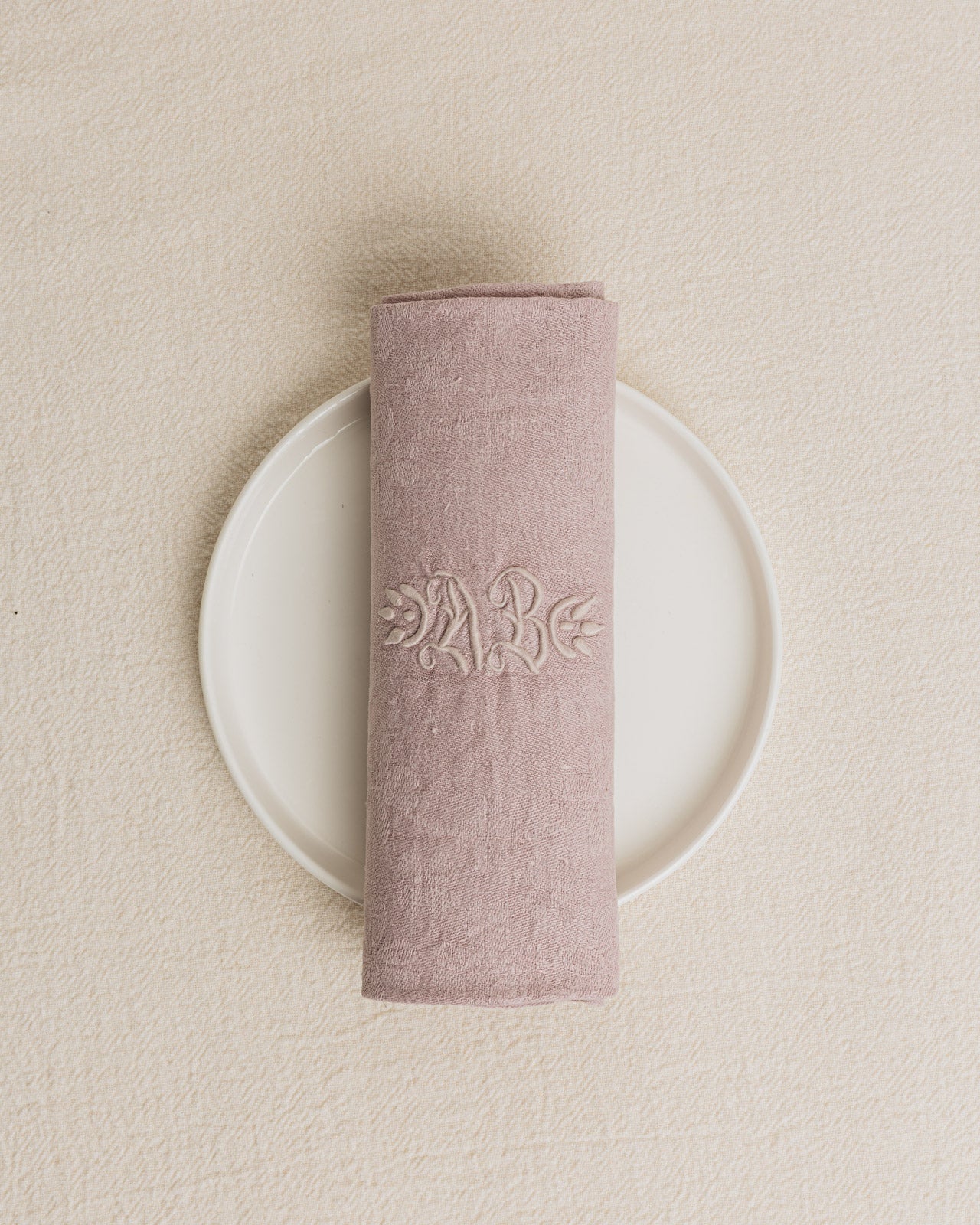 Set de 4 serviettes anciennes monogrammées “AB”