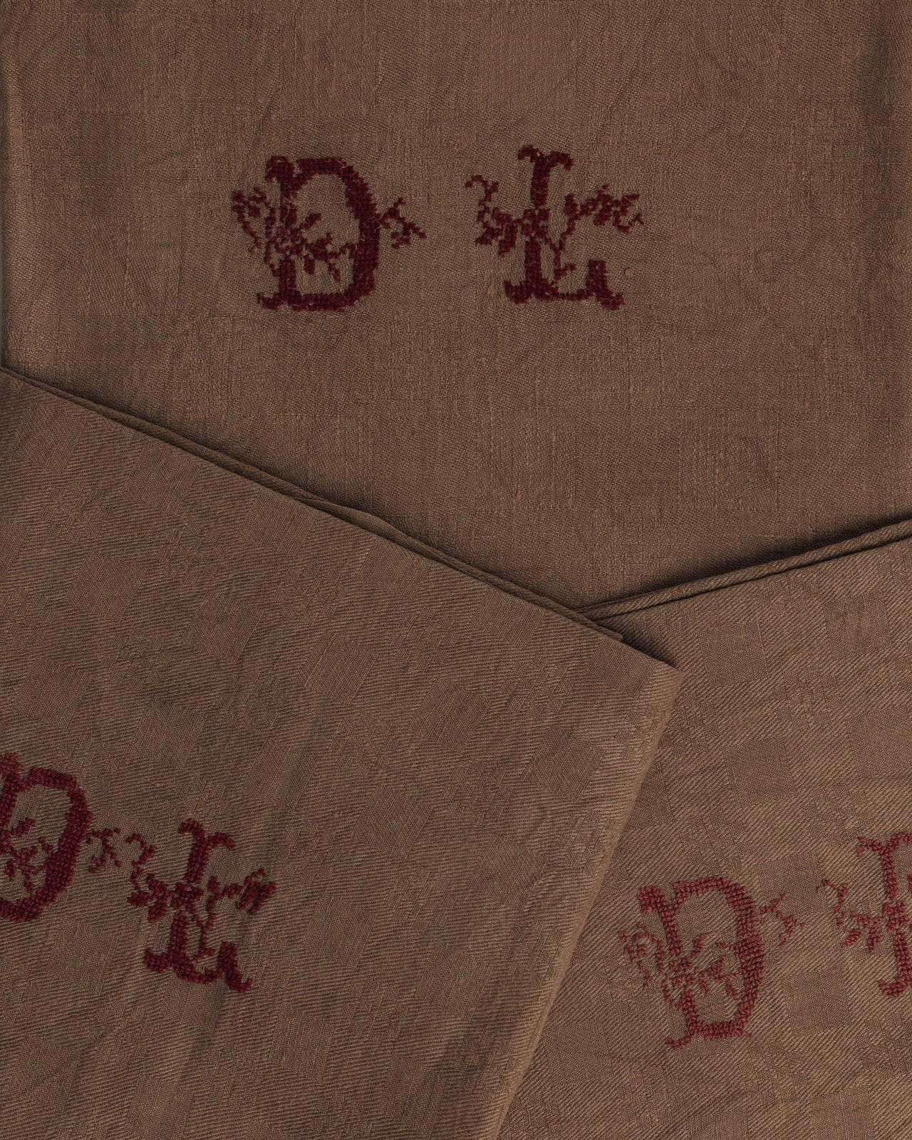 Set de 3 serviettes anciennes monogrammées “DL”