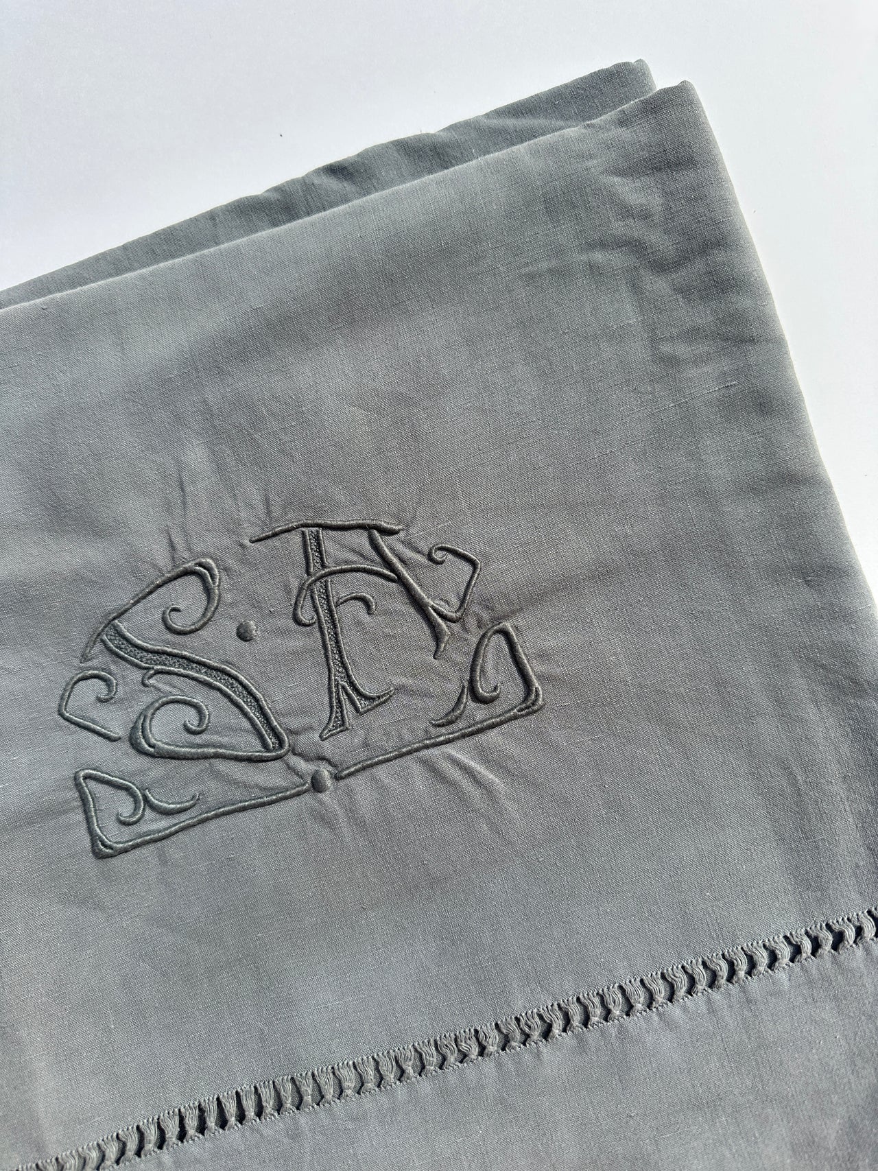 Antique Metis sheet - SA monogram - 180x300cm - Carbon