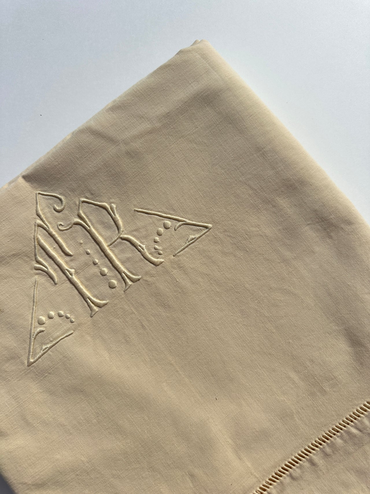 Antique Metis sheet - monogram TR - 203x310cm - Limoncello